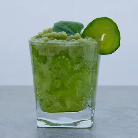 La adopción de una dieta balanceada Es clave para proporcionar a nuestro cuerpo los nutrientes necesarios para mantener la salud articular.